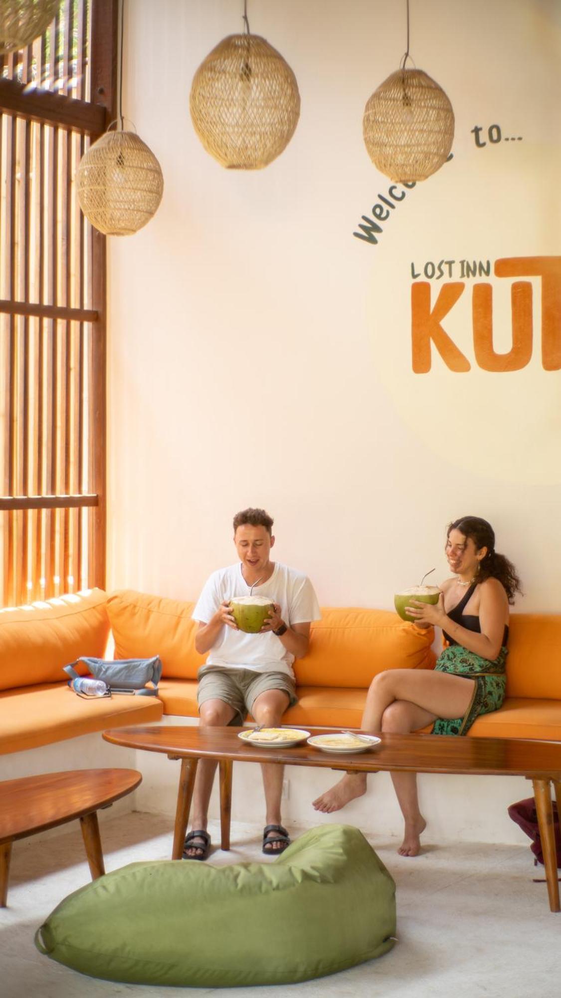 Lost Inn Kuta Capsule Hostel Exterior foto