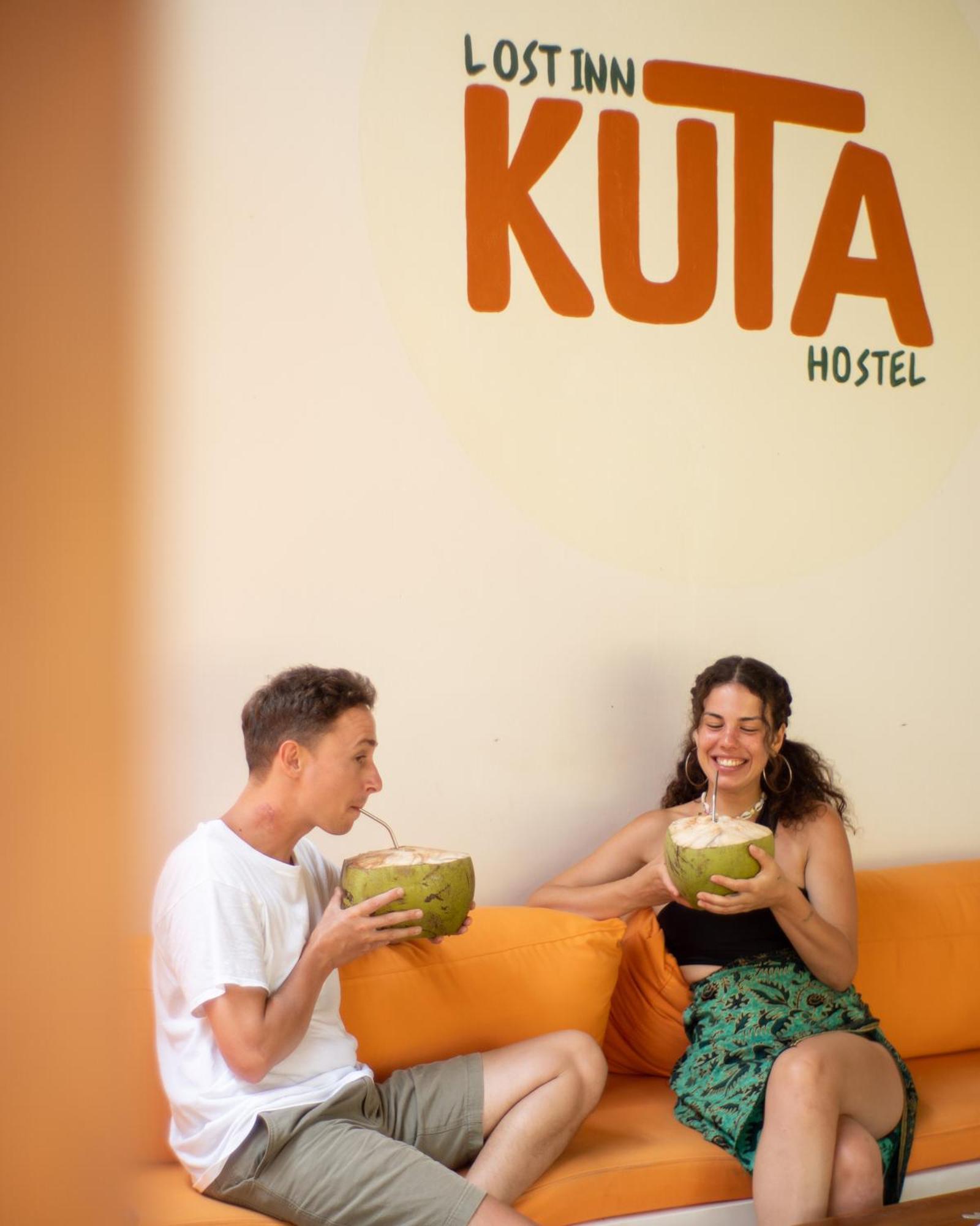 Lost Inn Kuta Capsule Hostel Exterior foto